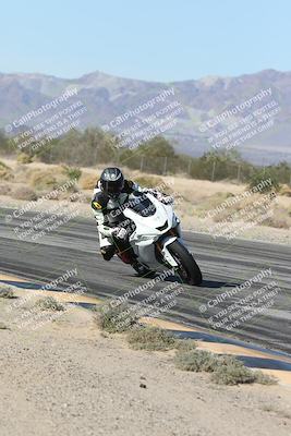 media/Dec-04-2025-Racers Edge (Thu) [[5ebc9f124d]]/3-B Group/3-Session 2 (Turn 7 Inside)/